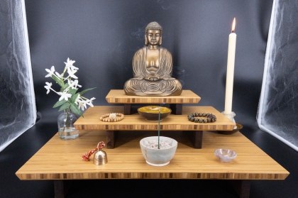 Có ba hạng người thờ Phật